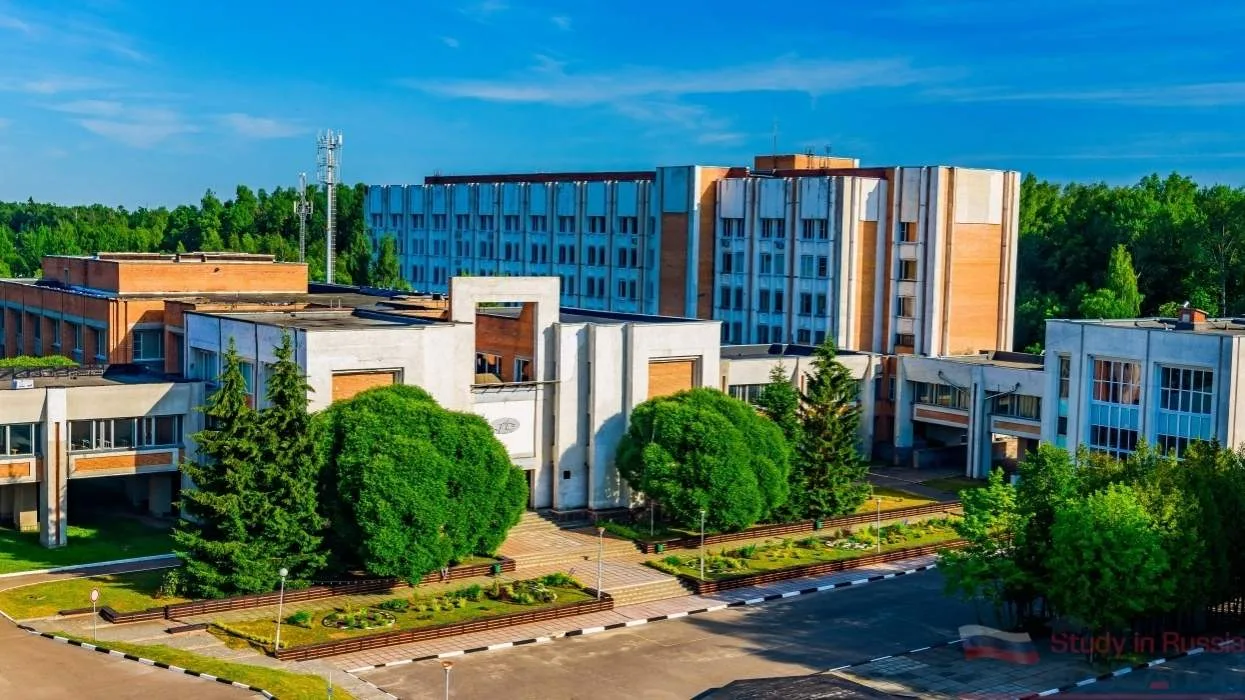Ulusal Nükleer Araştırmalar Üniversitesi Fakültesi